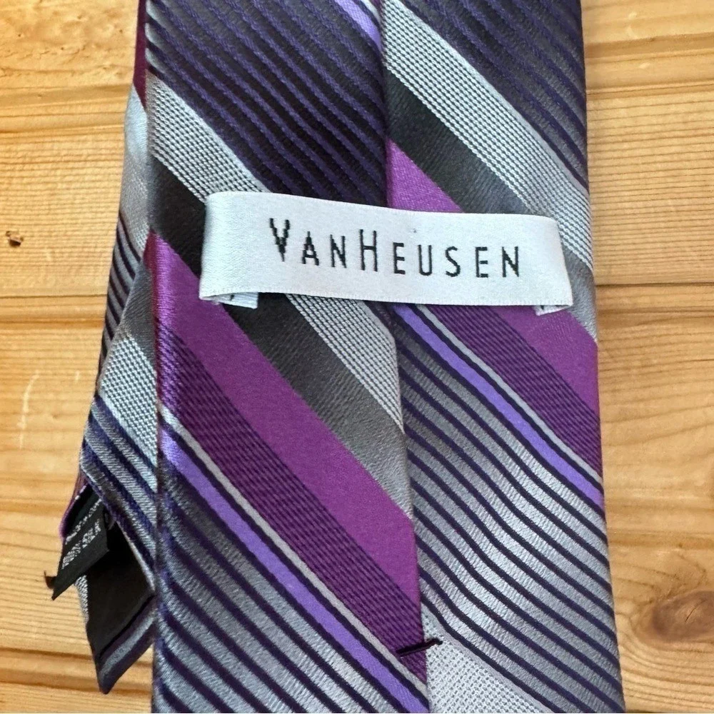 Van Heusen Necktie 100% Silk Stripes Purple Gray Office Nonbinary Boss Babe Tie